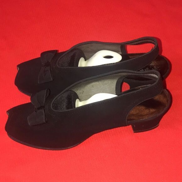 VINTAGE MAGNIN & CO. SUEDE WOMEN SHOES SIZE 7 HANDMADE - Picture 3 of 13